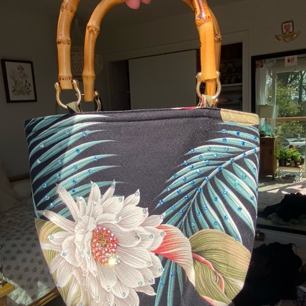 Stunning tropical print vintage hand bag